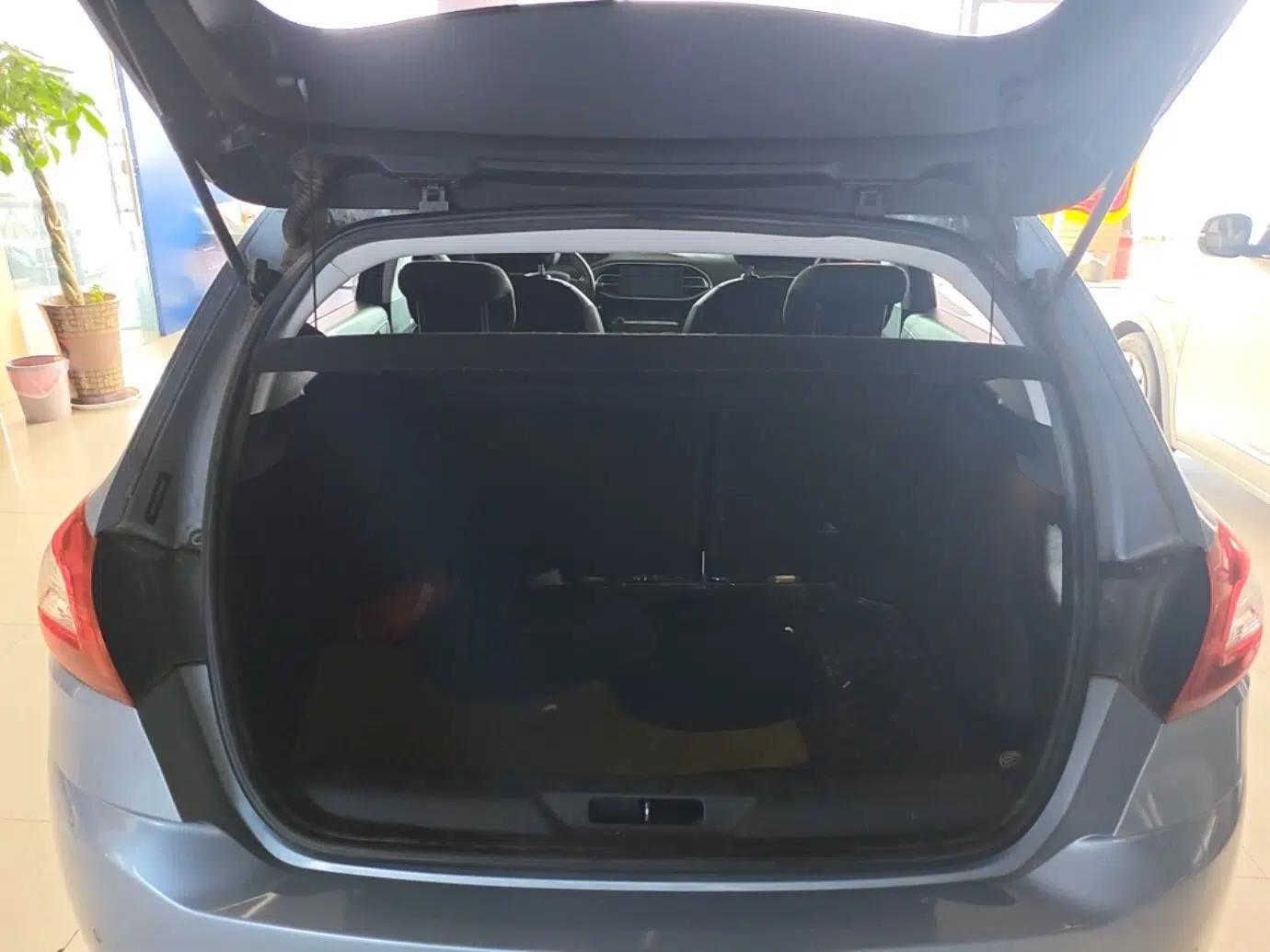 Peugeot 308S 2015 1.2T Automatic Jingchi Edition — миниатюра 29