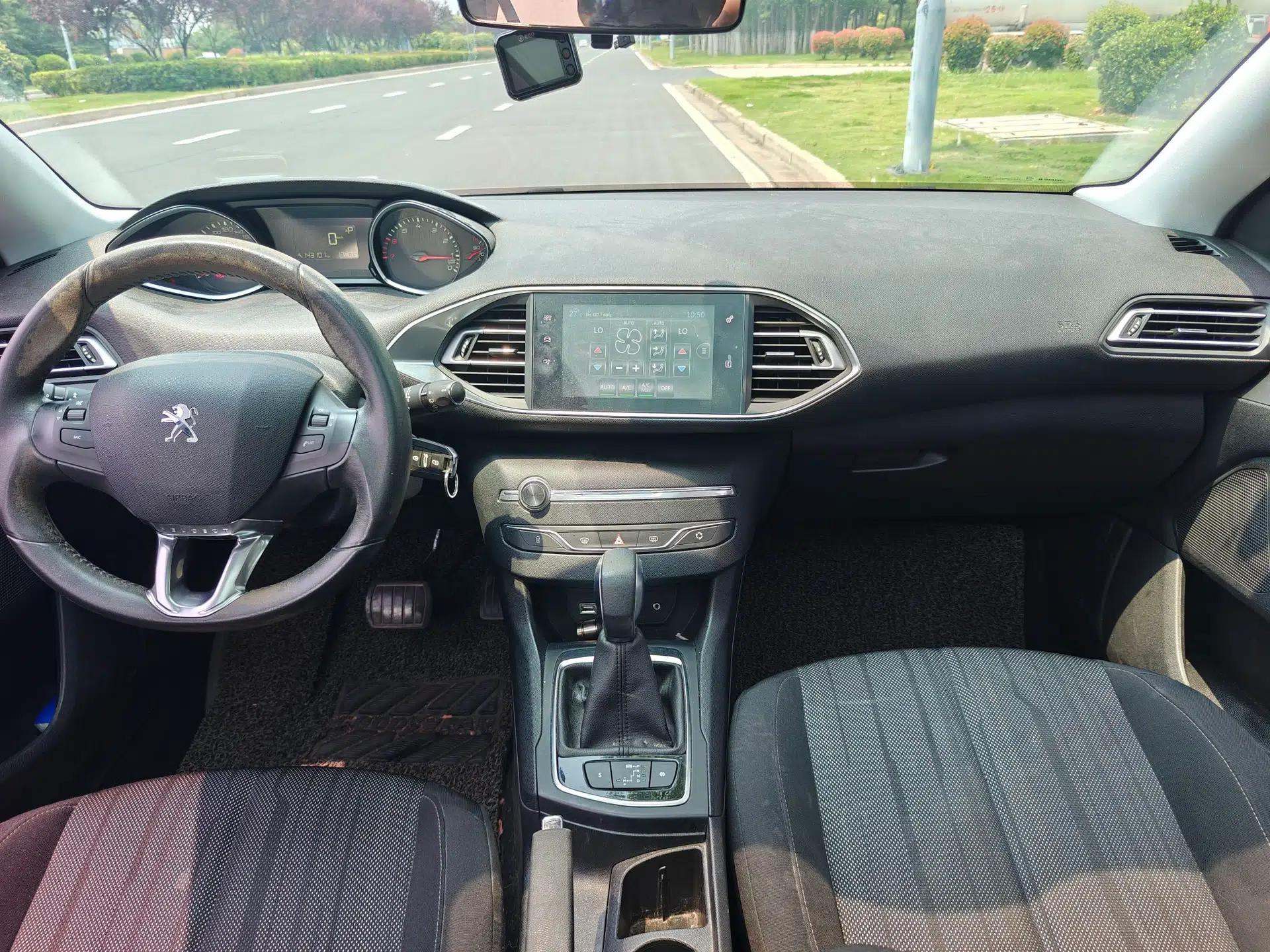 Peugeot 308S 2015 1.2T Automatic Jingchi Edition — миниатюра 33