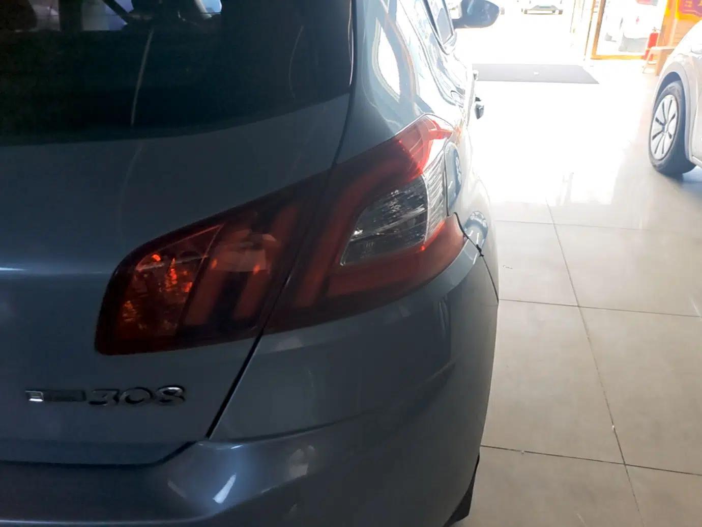 Peugeot 308S 2015 1.2T Automatic Jingchi Edition — миниатюра 9