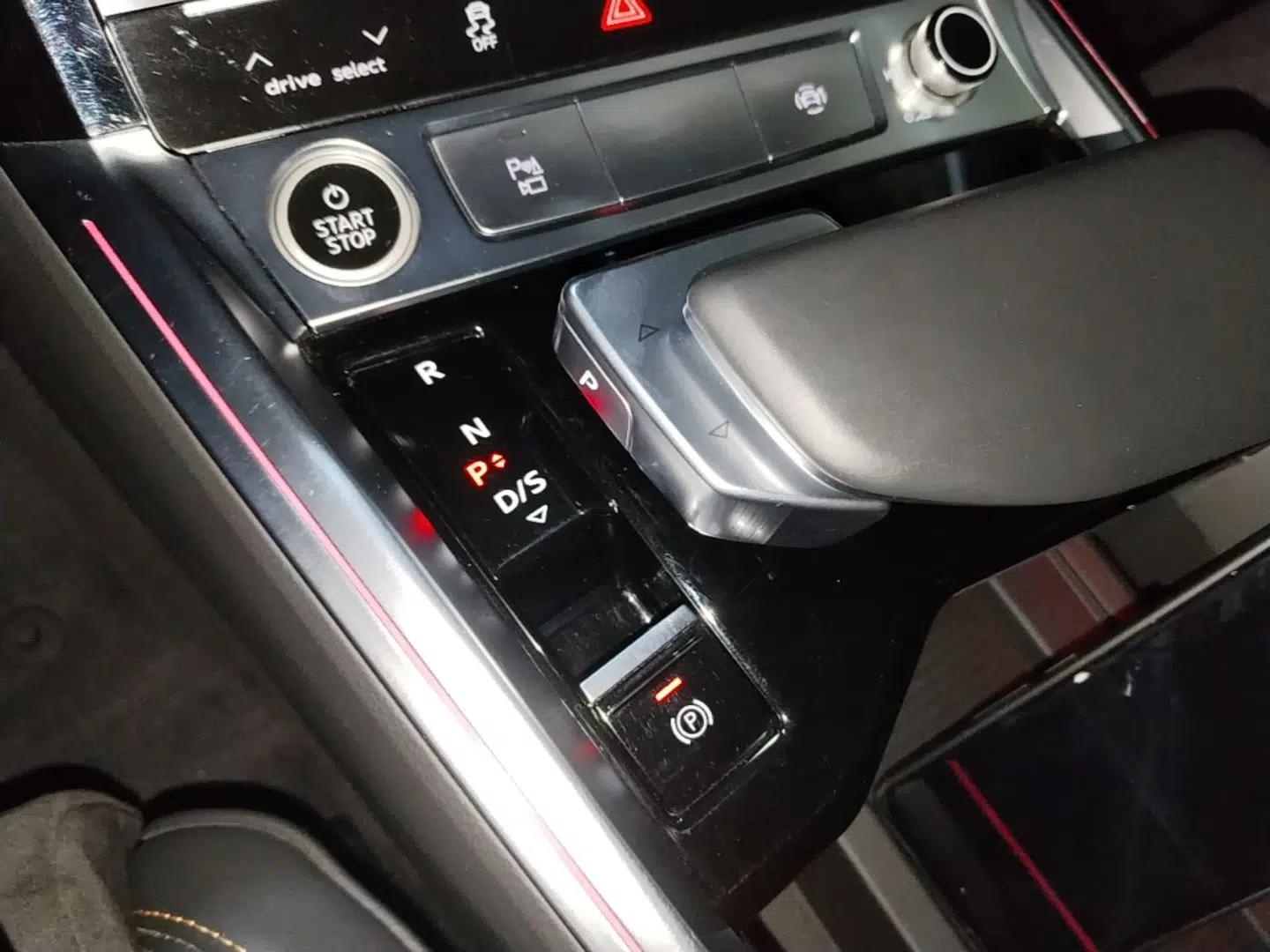 Audi e-tron 2021 50 quattro Prestige Edition — миниатюра 16