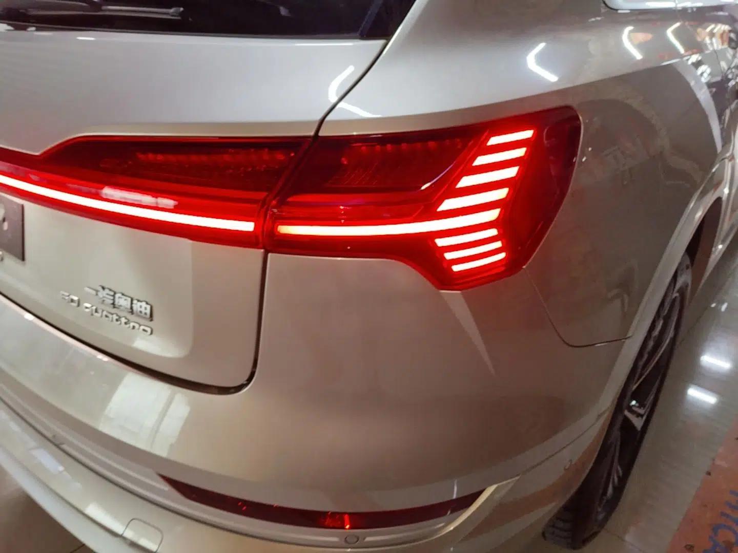 Audi e-tron 2021 50 quattro Prestige Edition — миниатюра 9