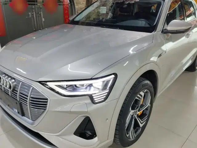 Audi e-tron 2021 50 quattro Prestige Edition
