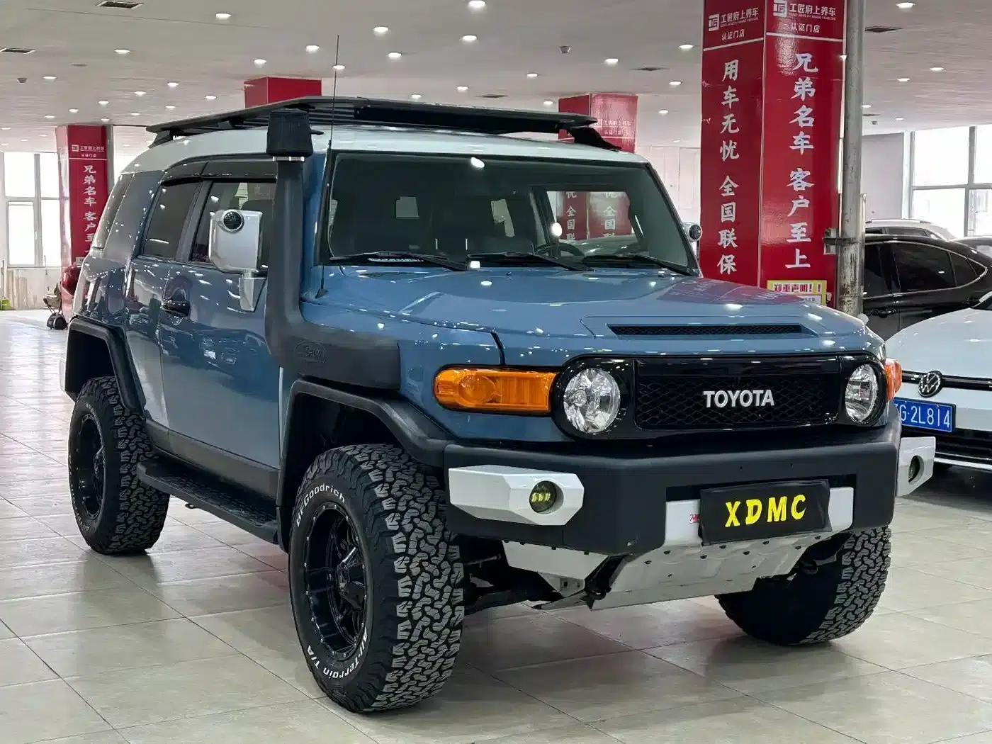 2017 FJ Cruiser 4.0L Automatic — миниатюра 1