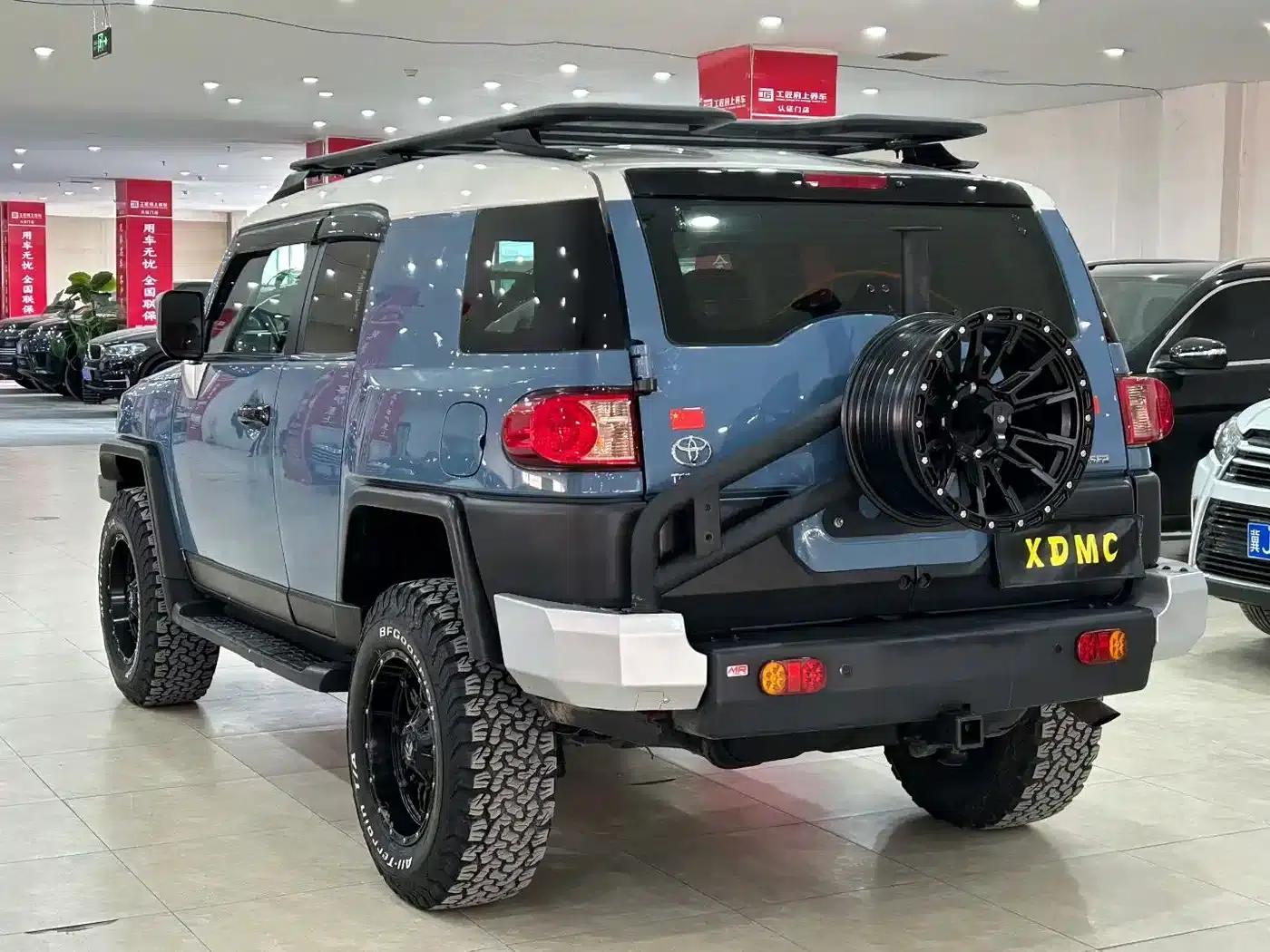 2017 FJ Cruiser 4.0L Automatic — миниатюра 6
