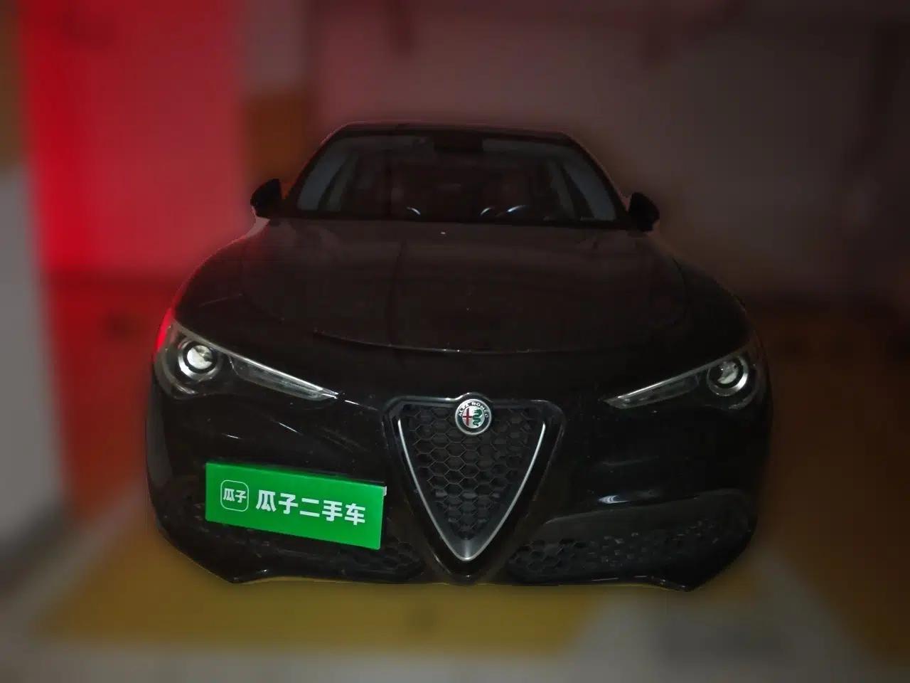 Alfa Romeo Stelvio 2017 2.0T 200HP Elite Edition — миниатюра 2