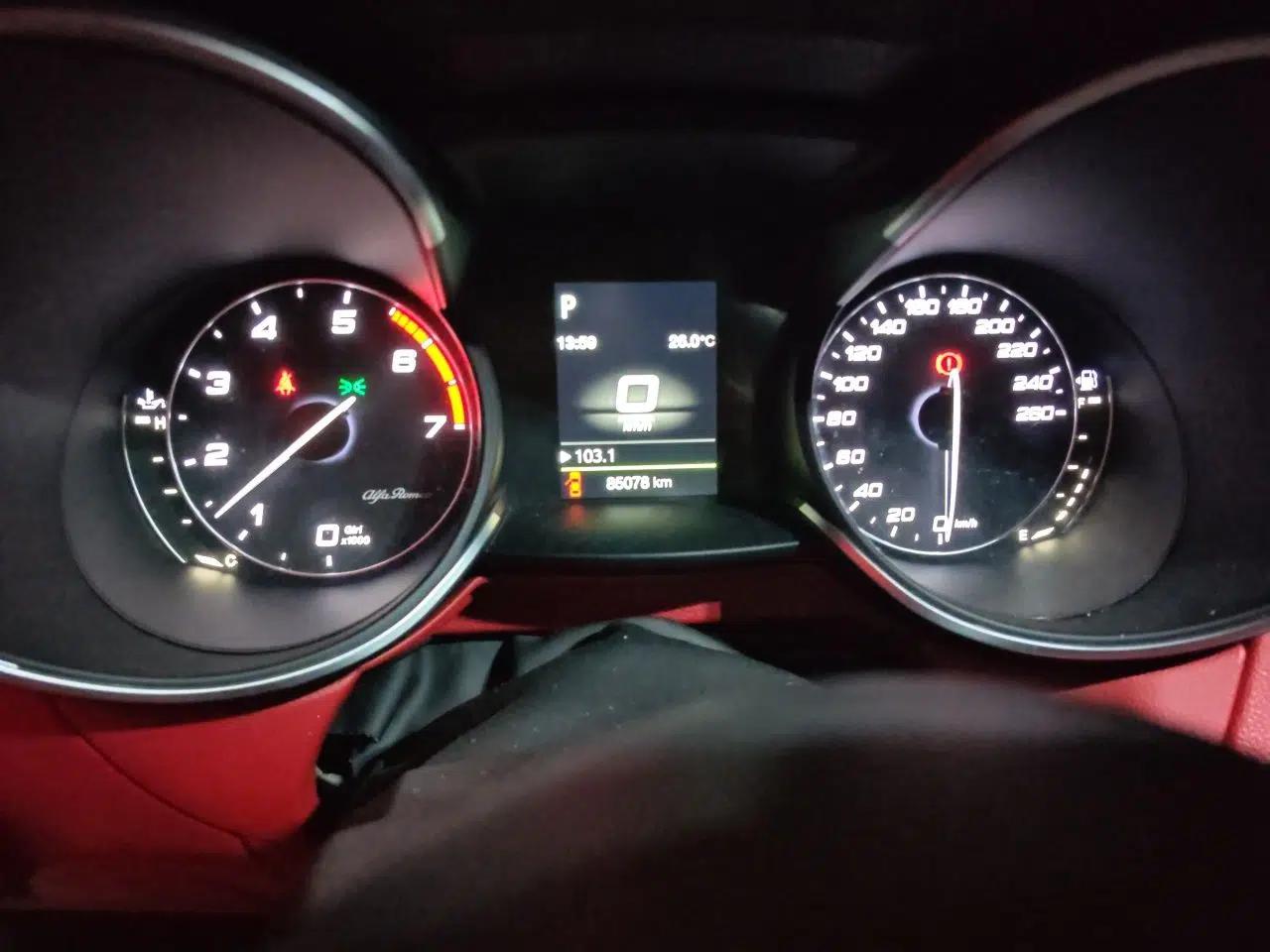Alfa Romeo Stelvio 2017 2.0T 200HP Elite Edition — миниатюра 12