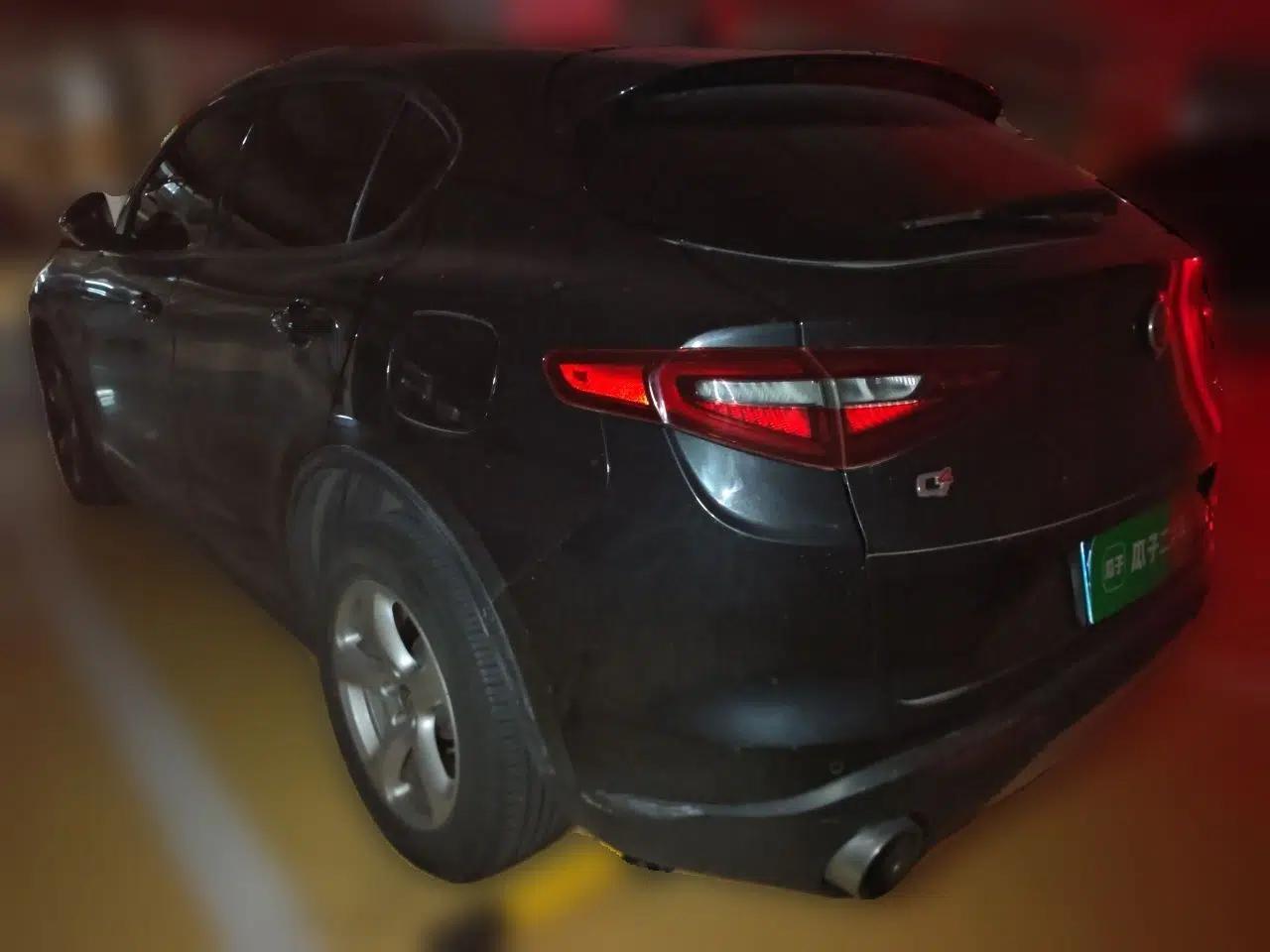 Alfa Romeo Stelvio 2017 2.0T 200HP Elite Edition — миниатюра 4