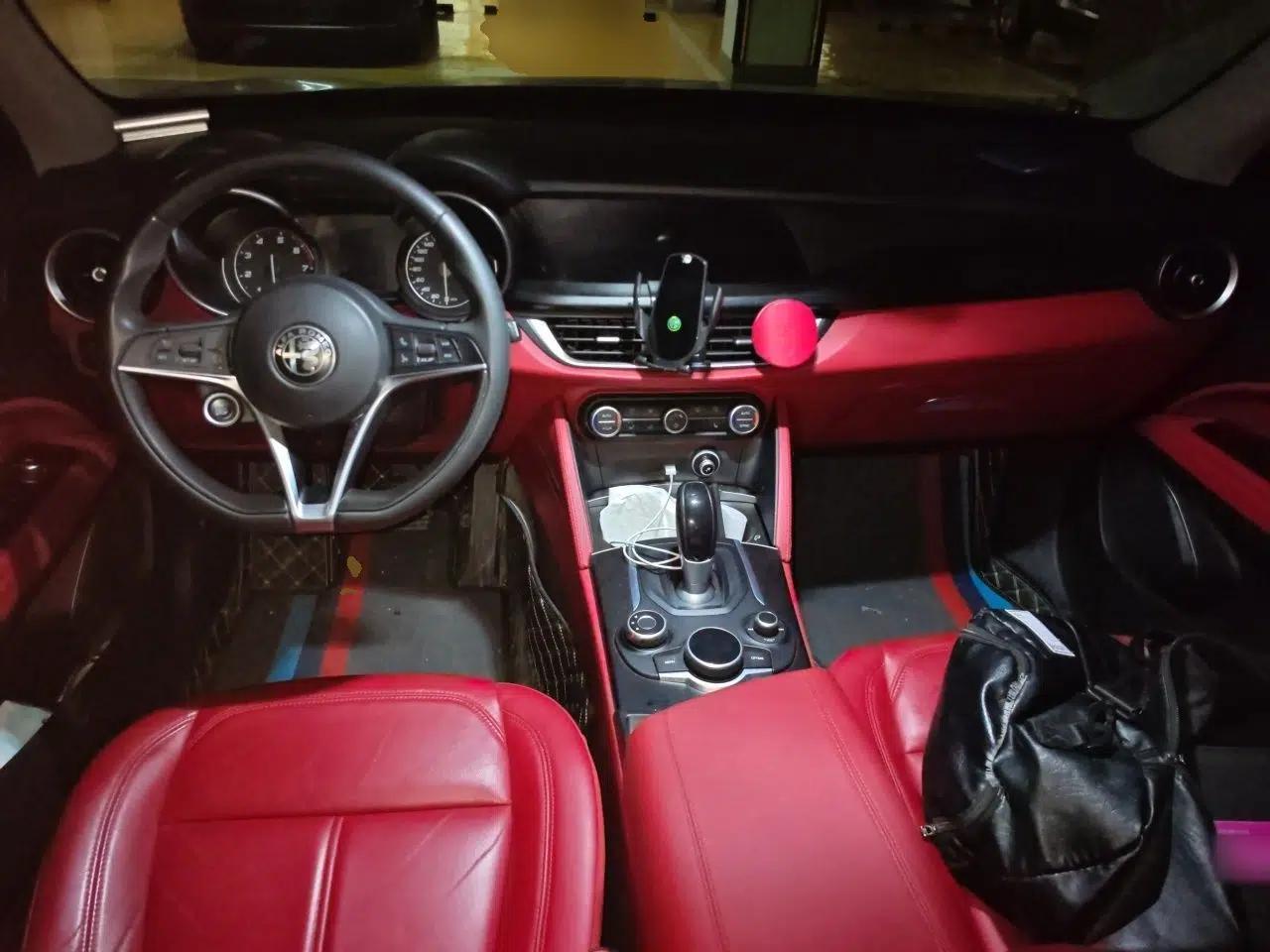Alfa Romeo Stelvio 2017 2.0T 200HP Elite Edition — миниатюра 9