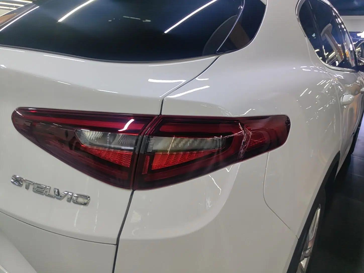 Alfa Romeo Stelvio 2017 2.0T 200HP Luxury Edition — миниатюра 9