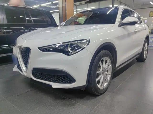 Alfa Romeo Stelvio 2017 2.0T 200HP Luxury Edition