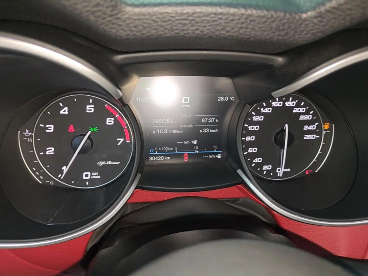 Alfa Romeo Stelvio 2020 2.0T 280HP Luxury Edition — миниатюра 14