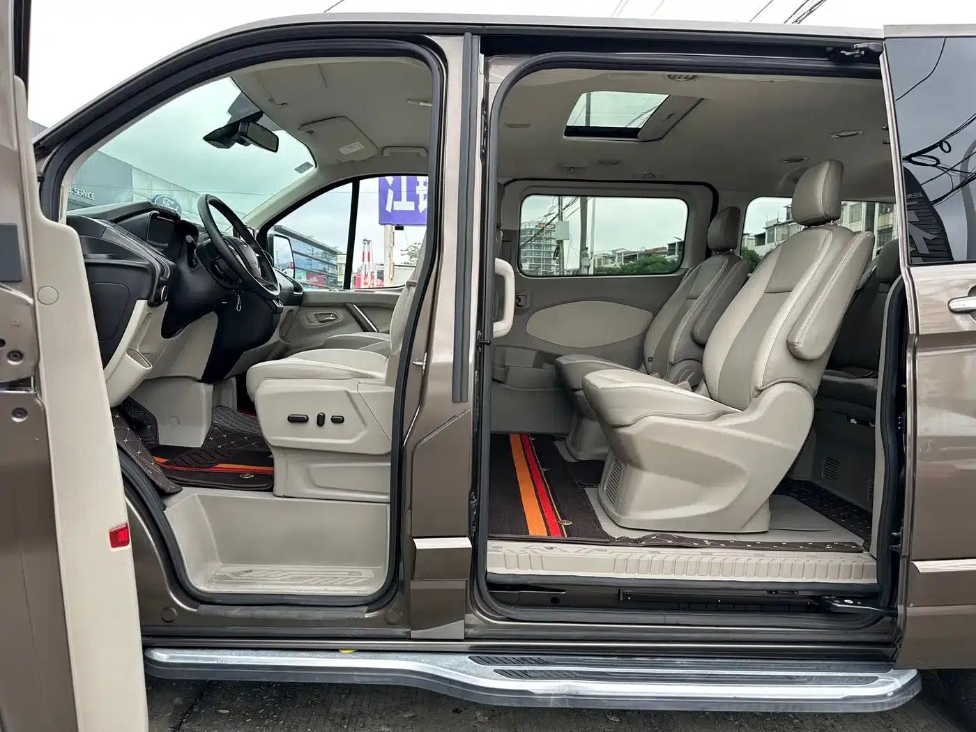 Tourneo 2017 2.0T Automatic Business Class Edition — миниатюра 11