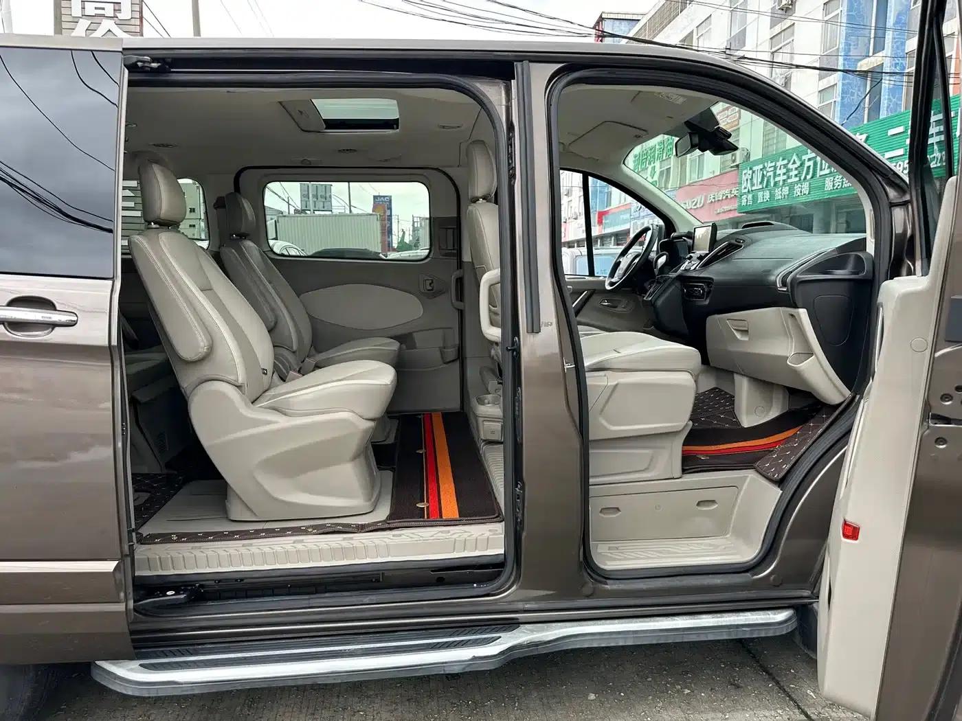 Tourneo 2017 2.0T Automatic Business Class Edition — миниатюра 20
