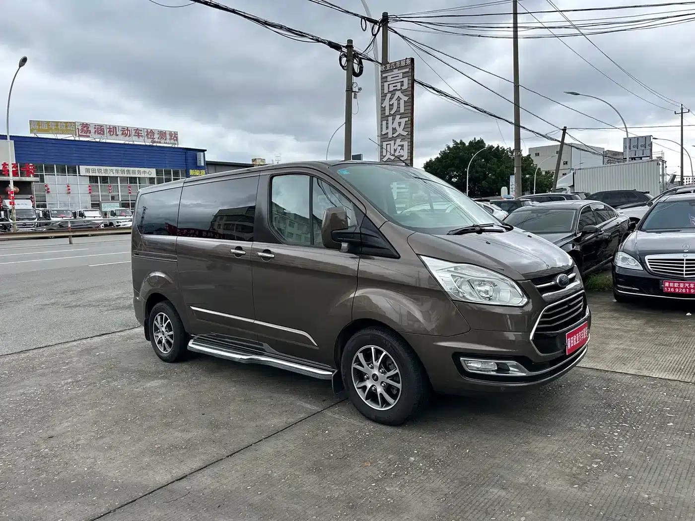 Tourneo 2017 2.0T Automatic Business Class Edition — миниатюра 3