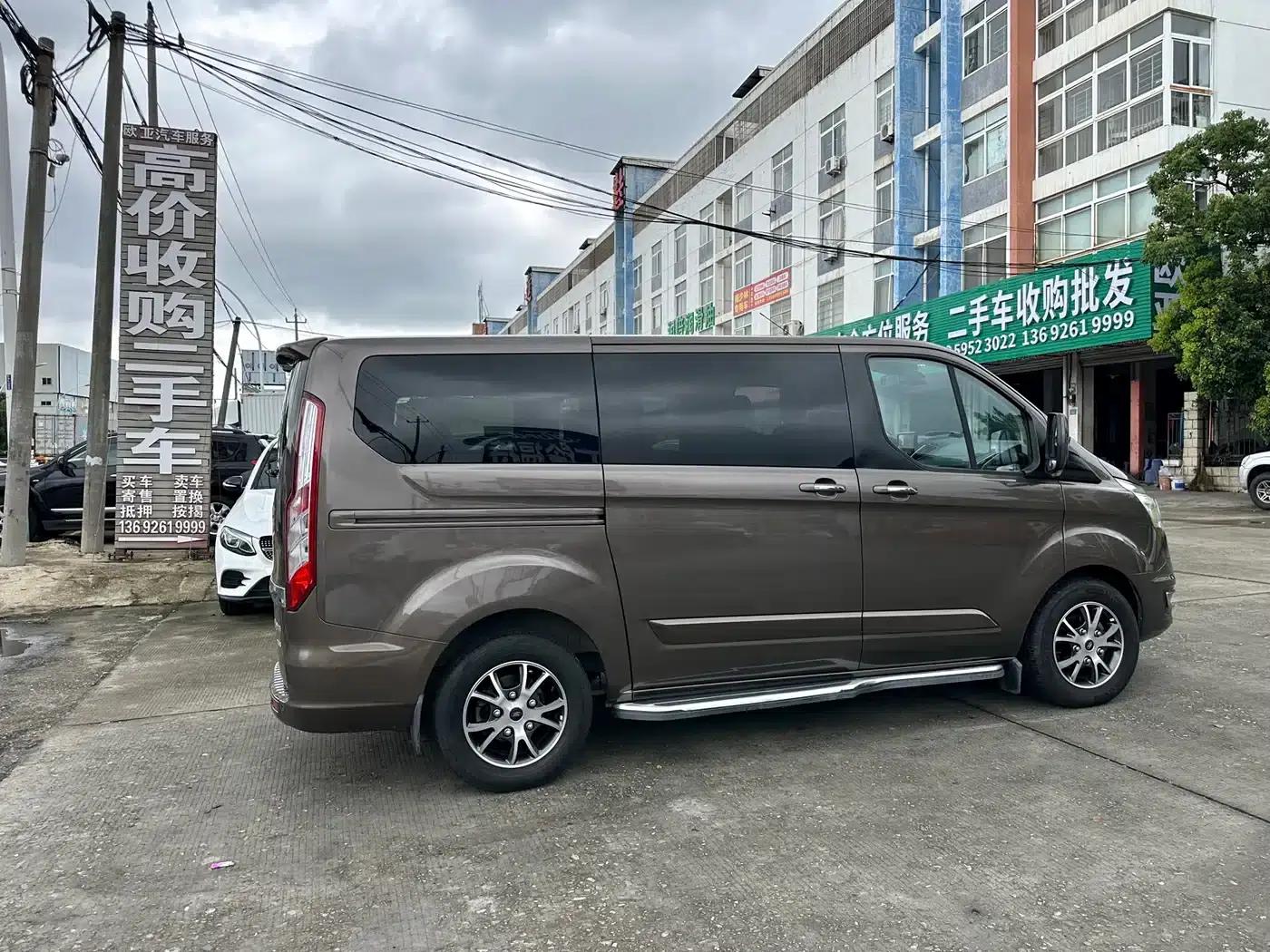 Tourneo 2017 2.0T Automatic Business Class Edition — миниатюра 5