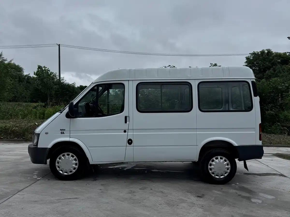 Classic Ford Transit 2015 2.8T Diesel Multi-Purpose Vehicle, Short Wheelbase, 6 Seats, Mid-Roof JX493ZLQ4 — миниатюра 3