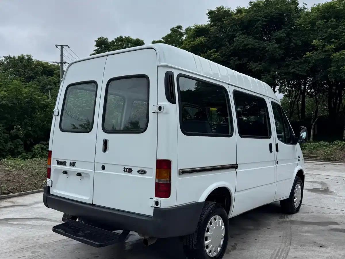 Classic Ford Transit 2015 2.8T Diesel Multi-Purpose Vehicle, Short Wheelbase, 6 Seats, Mid-Roof JX493ZLQ4 — миниатюра 4