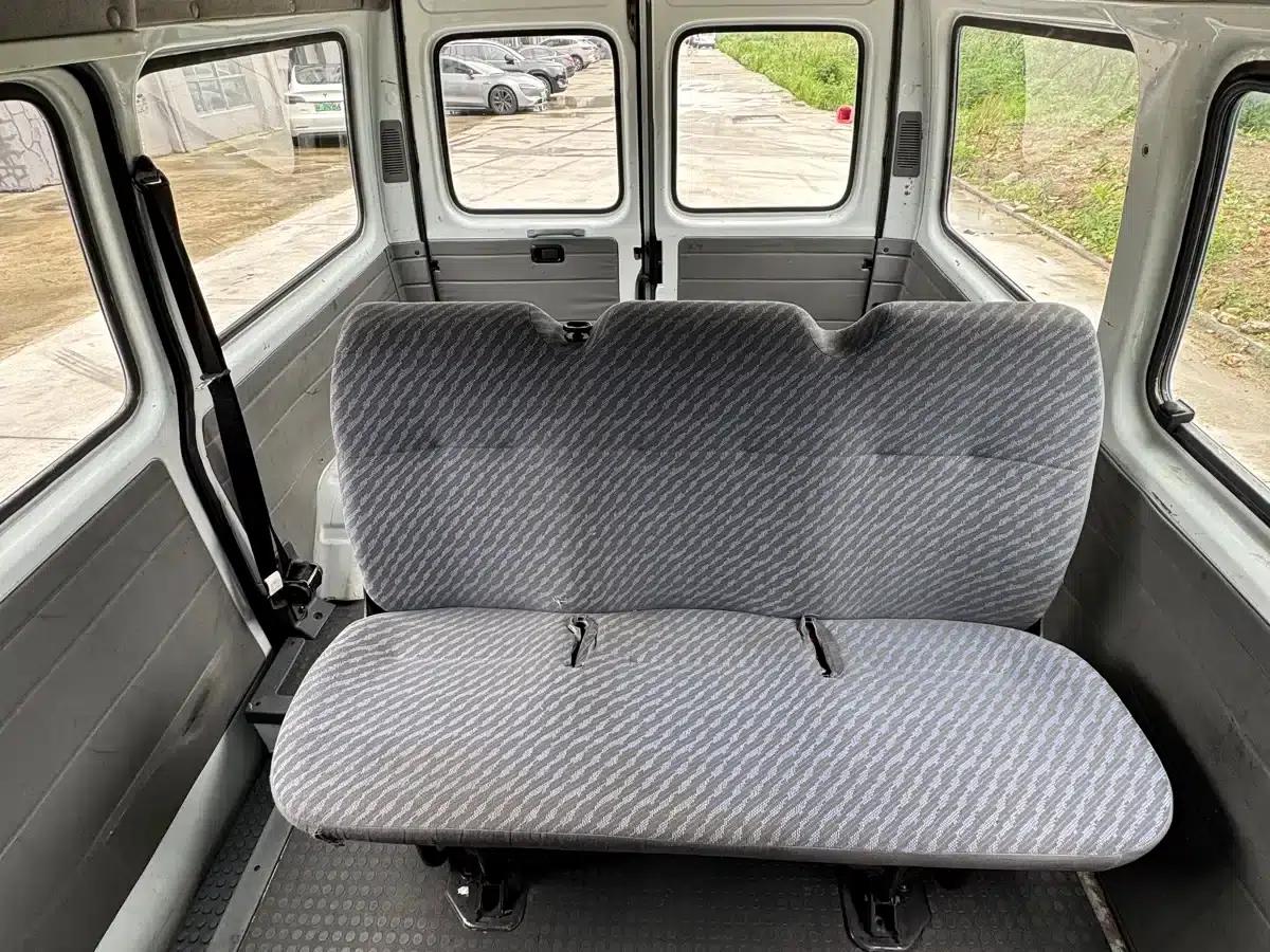 Classic Ford Transit 2015 2.8T Diesel Multi-Purpose Vehicle, Short Wheelbase, 6 Seats, Mid-Roof JX493ZLQ4 — миниатюра 10