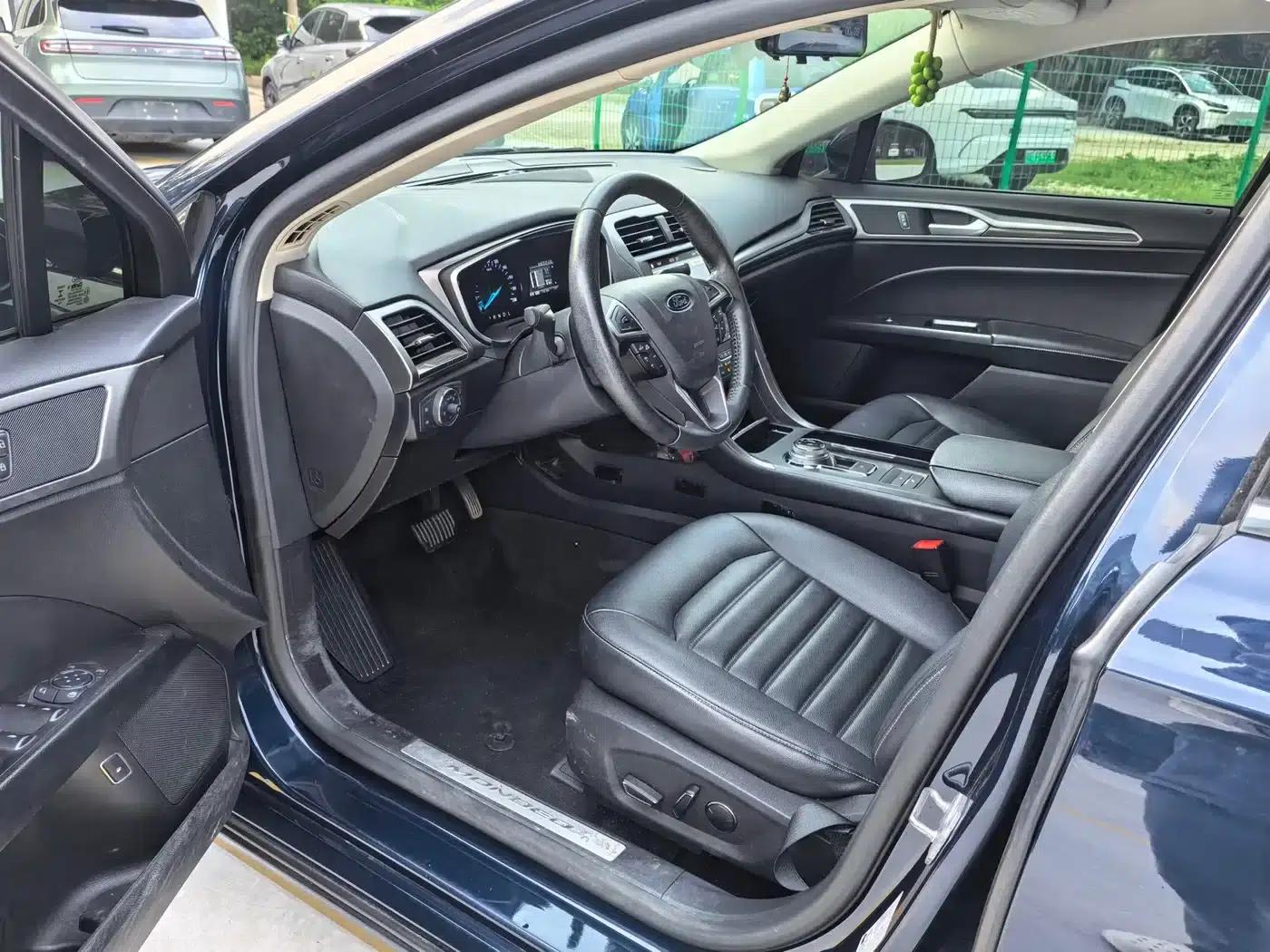 Mondeo PHEV 2018 2.0 PHEV Intelligent Control Fashion Model (National VI Emission Standard) — миниатюра 5