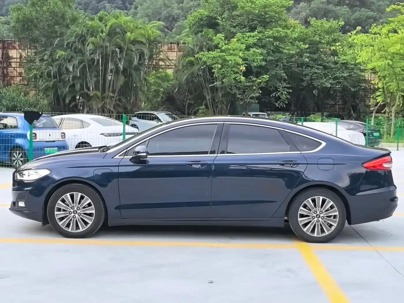 Mondeo PHEV 2018 2.0 PHEV Intelligent Control Fashion Model (National VI Emission Standard) — миниатюра 10