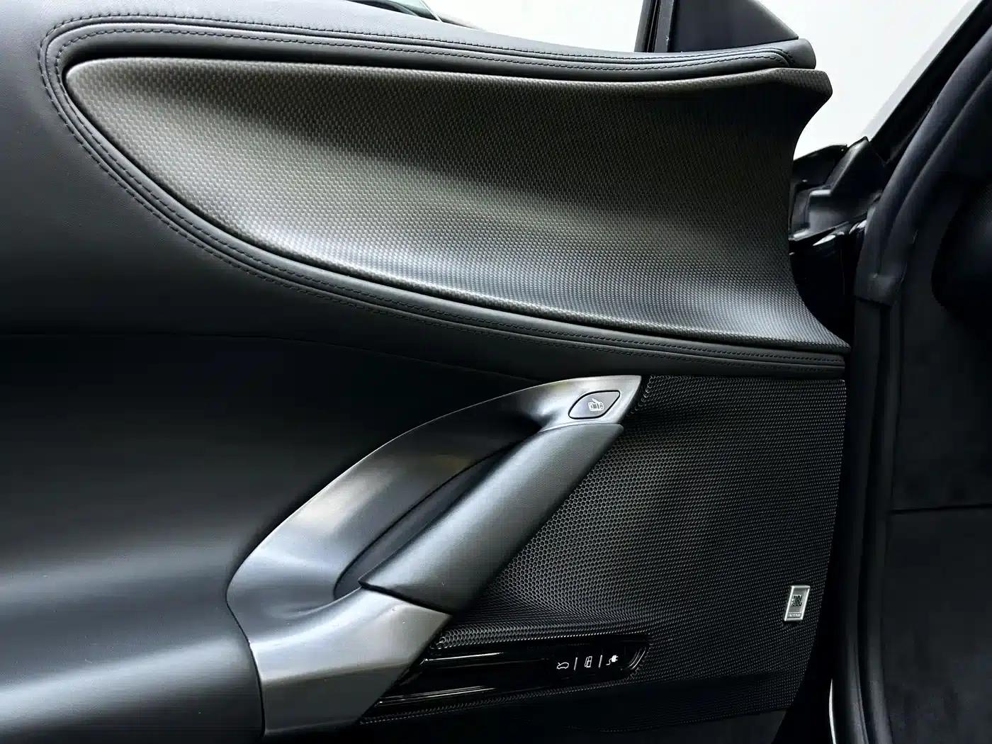 SF90 2021 3.9T V8 Spider — миниатюра 20
