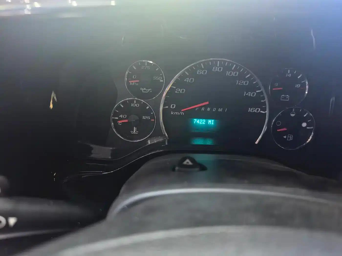 2014 SAVANA 6.0L Long Wheelbase Leader Edition — миниатюра 13
