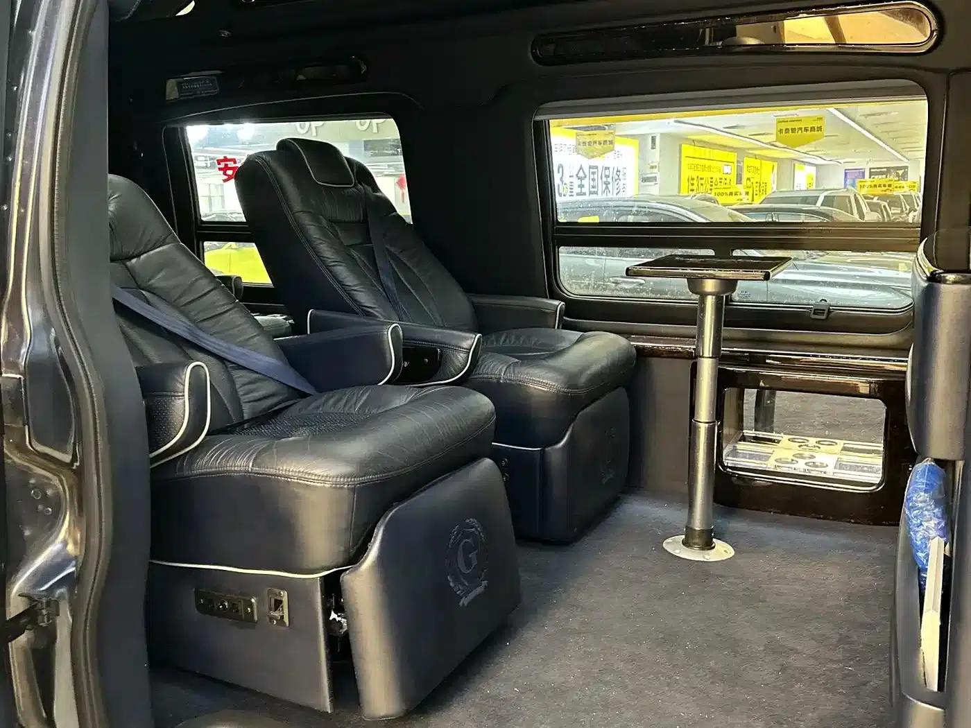 2014 SAVANA 6.0L Long Wheelbase Leader Edition — миниатюра 9
