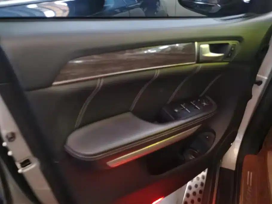 Haval H8 2015 2.0T 2WD Comfort Model — миниатюра 7