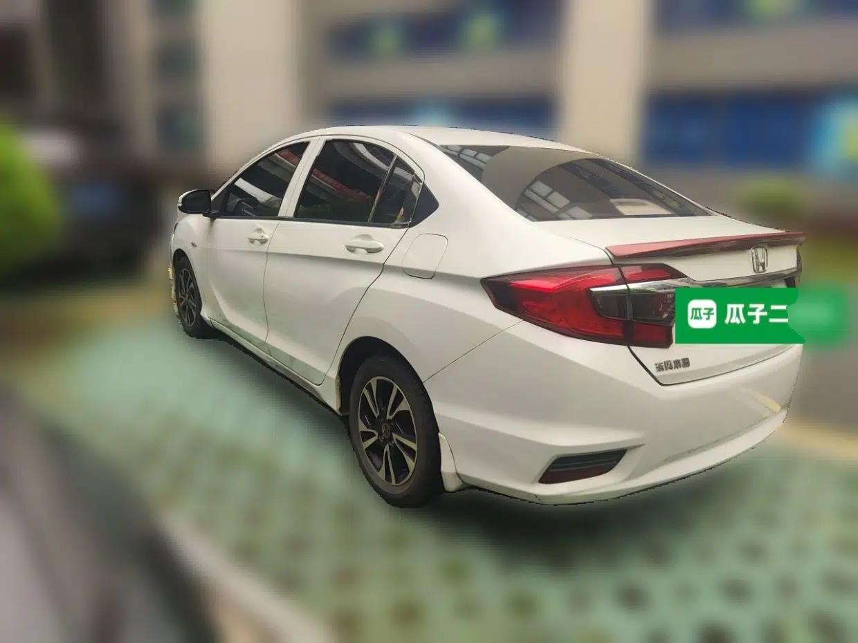Honda Greiz 2016 1.5L CVT Classic Edition — миниатюра 4