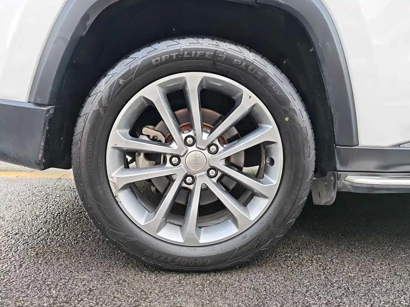 Commander 2018 2.0T 4WD Premium Edition (National V Emission Standard) — миниатюра 15