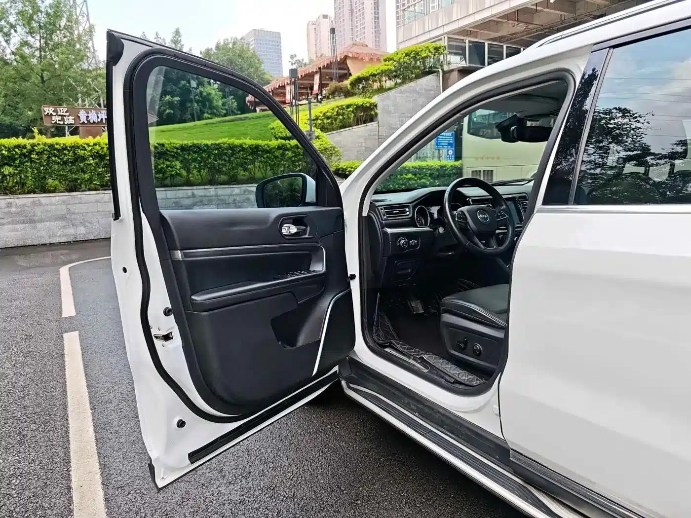 Commander 2018 2.0T 4WD Premium Edition (National V Emission Standard) — миниатюра 22