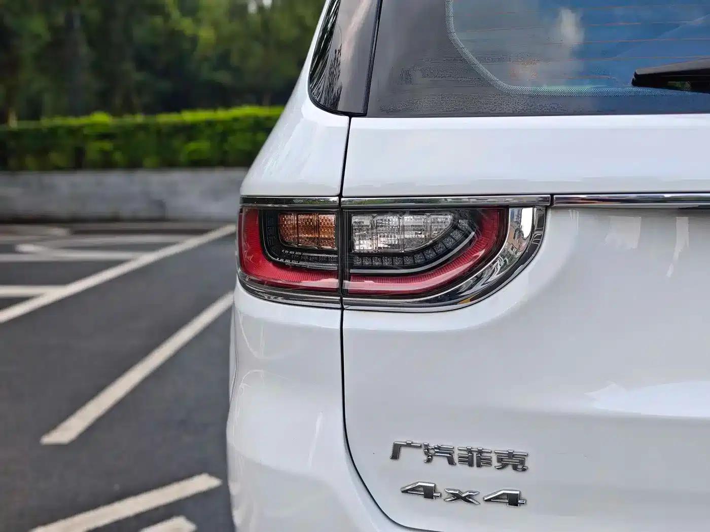 Commander 2018 2.0T 4WD Premium Edition (National V Emission Standard) — миниатюра 25