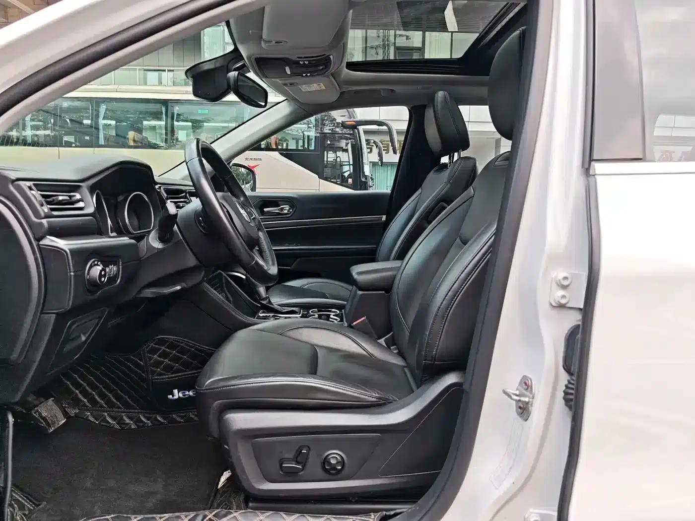 Commander 2018 2.0T 4WD Premium Edition (National V Emission Standard) — миниатюра 6