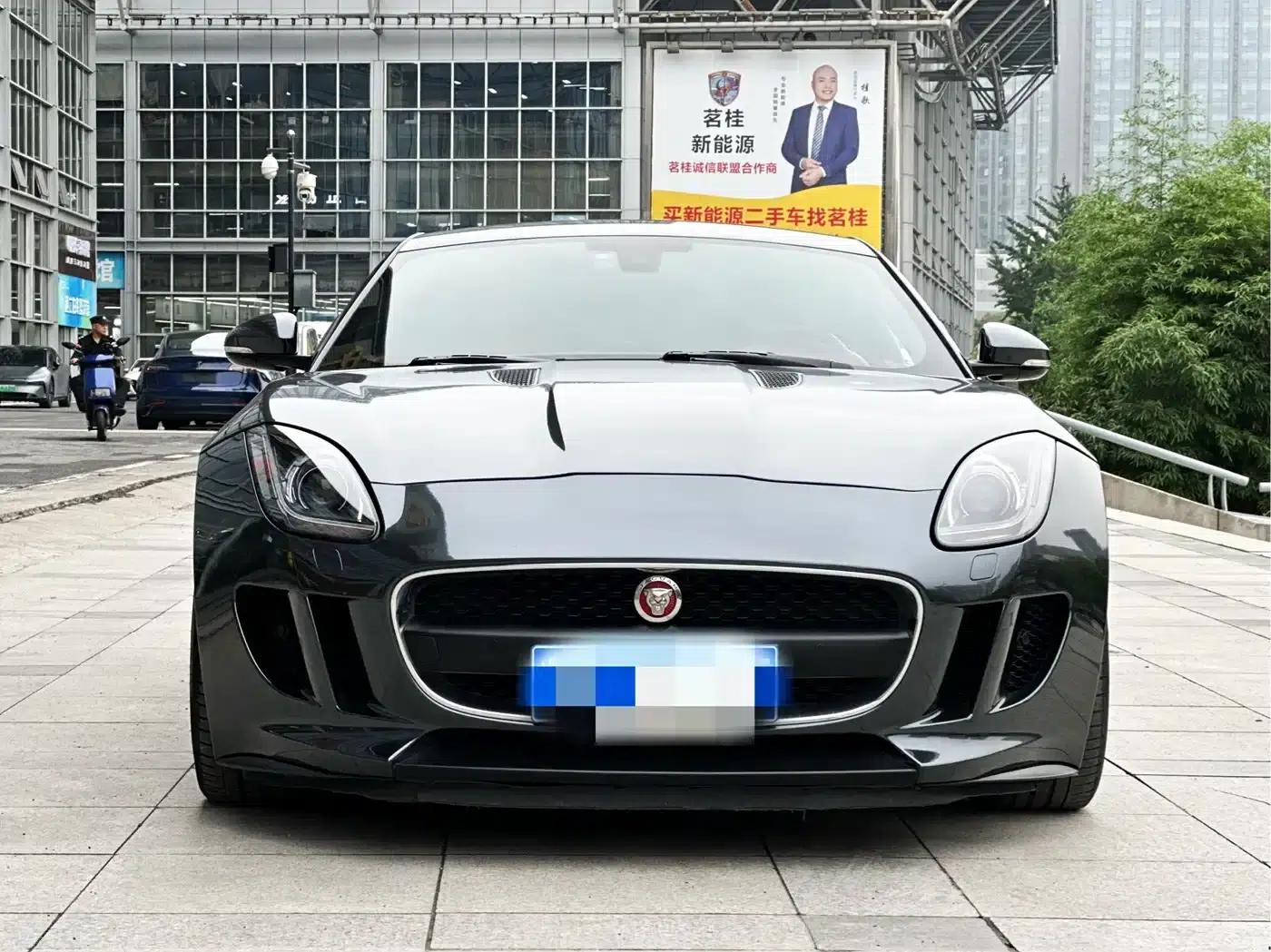 Jaguar F-TYPE 2016 3.0 SC Hardtop — миниатюра 2