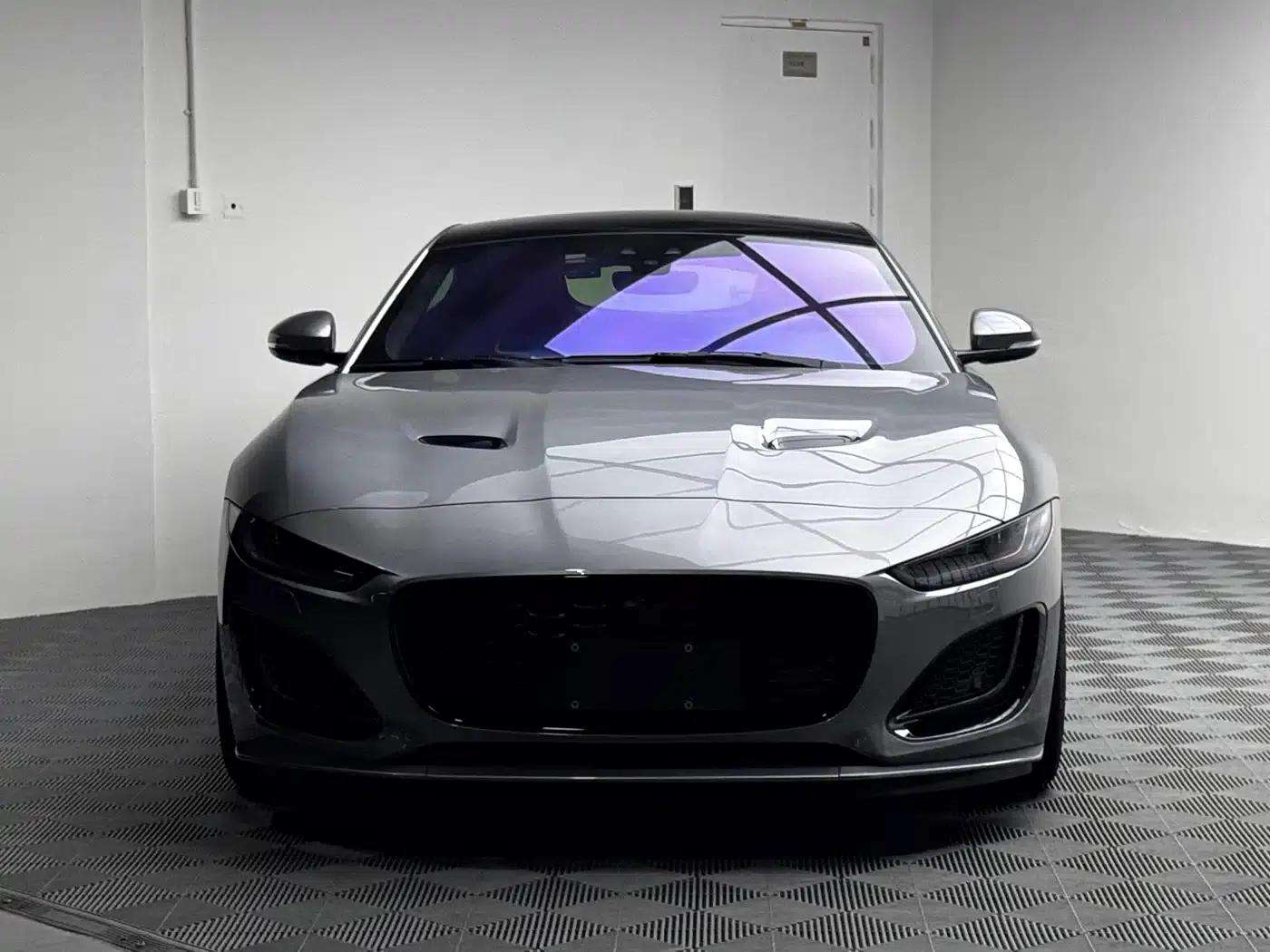 Jaguar F-TYPE 2024 P300 75th Anniversary Edition Hardtop — миниатюра 2