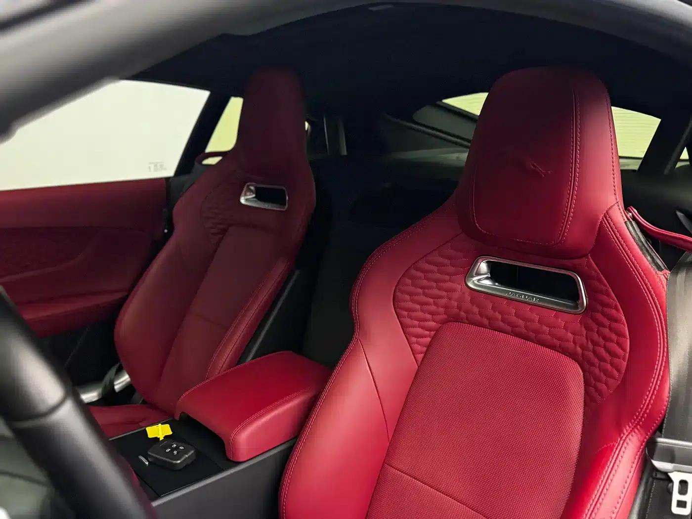 Jaguar F-TYPE 2024 P300 75th Anniversary Edition Hardtop — миниатюра 12