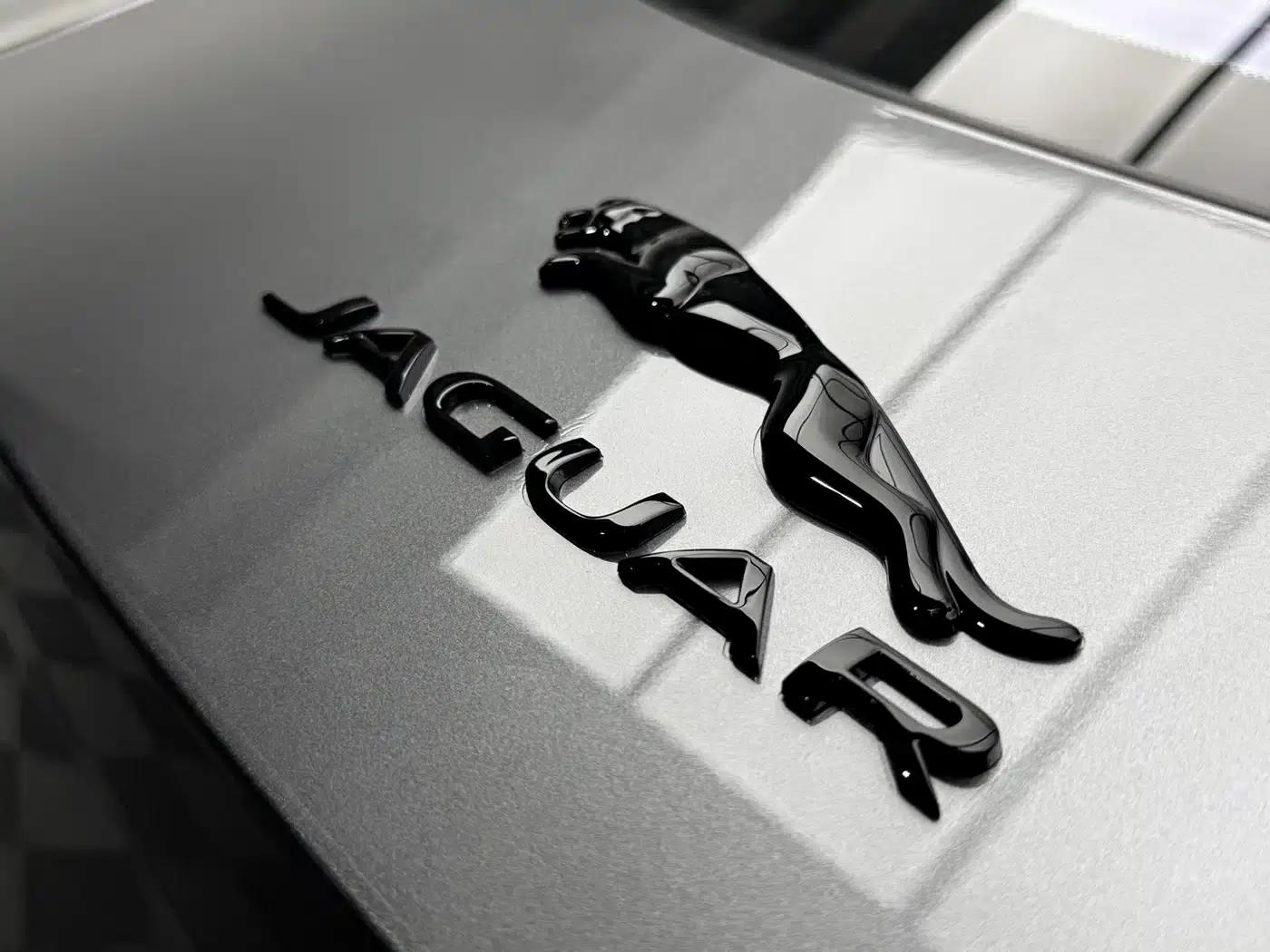 Jaguar F-TYPE 2024 P300 75th Anniversary Edition Hardtop — миниатюра 19