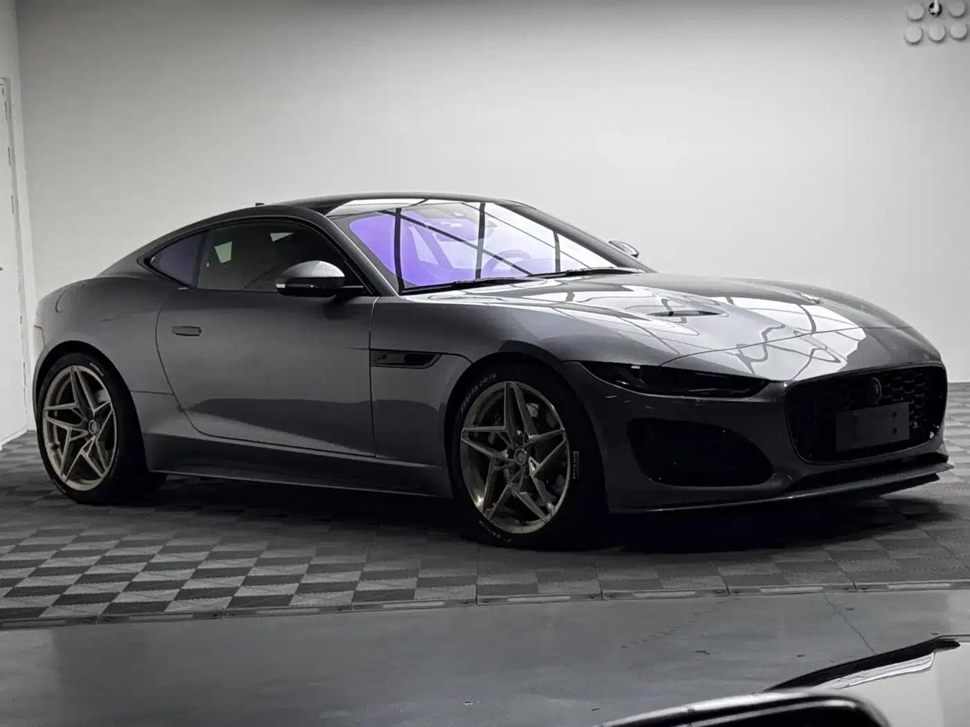 Jaguar F-TYPE 2024 P300 75th Anniversary Edition Hardtop — миниатюра 3