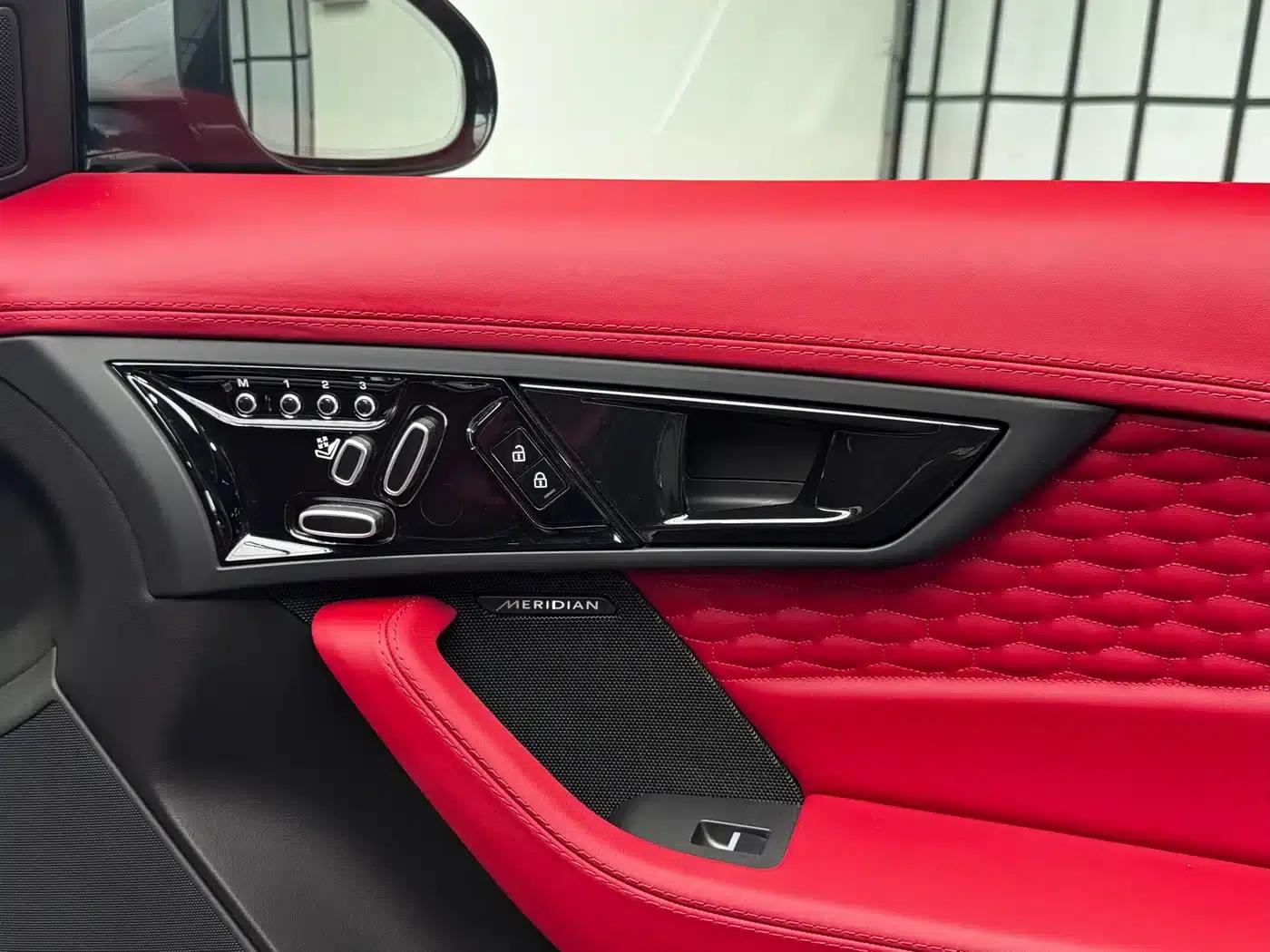 Jaguar F-TYPE 2024 P300 75th Anniversary Edition Hardtop — миниатюра 22