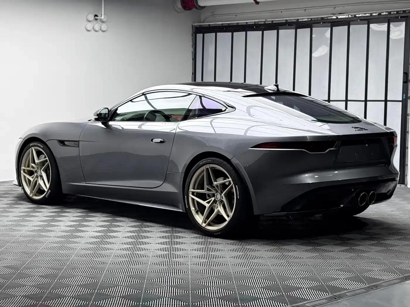 Jaguar F-TYPE 2024 P300 75th Anniversary Edition Hardtop — миниатюра 8
