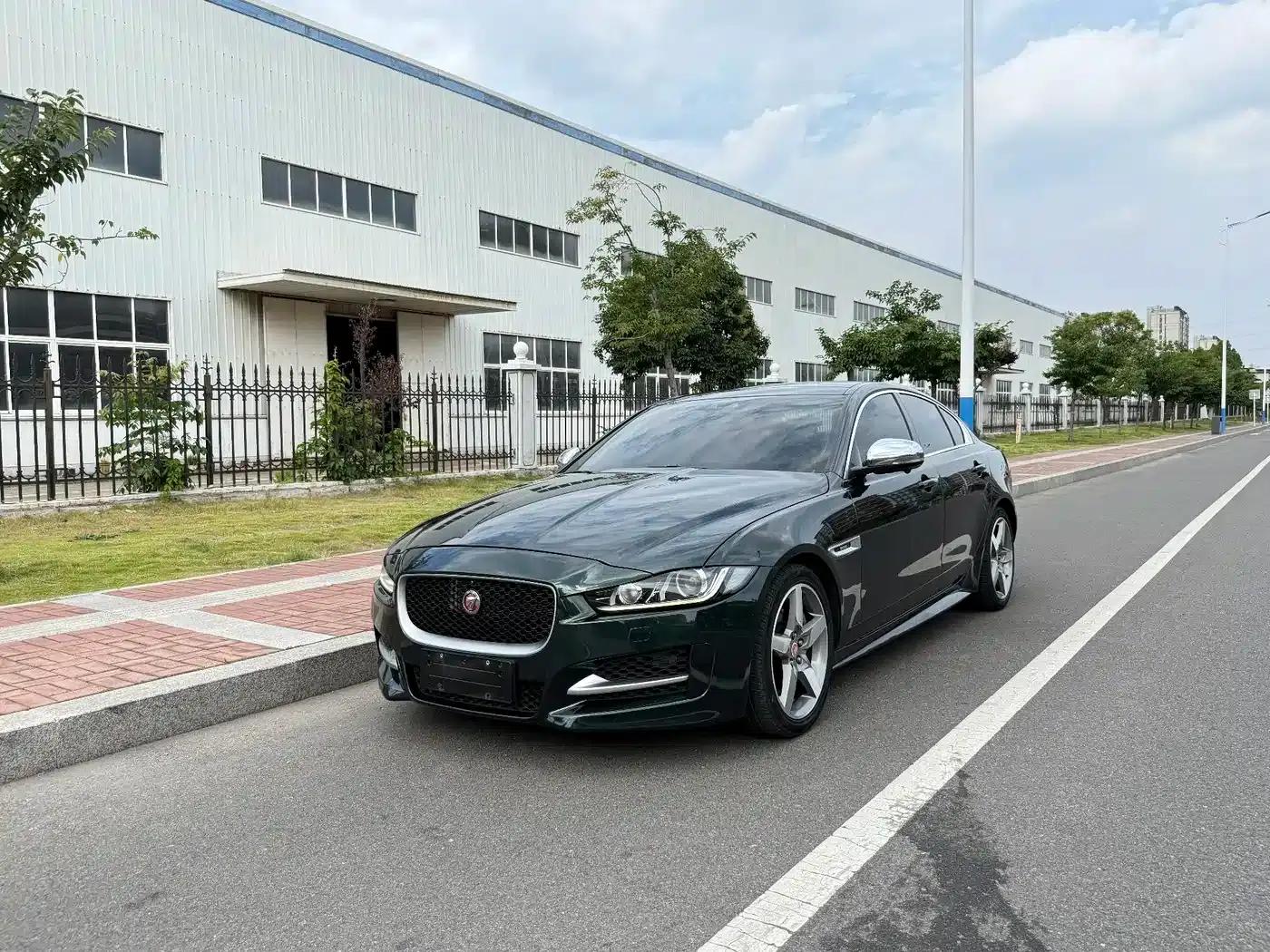 Jaguar XE 2015 2.0T 200PS R-Sport — миниатюра 1