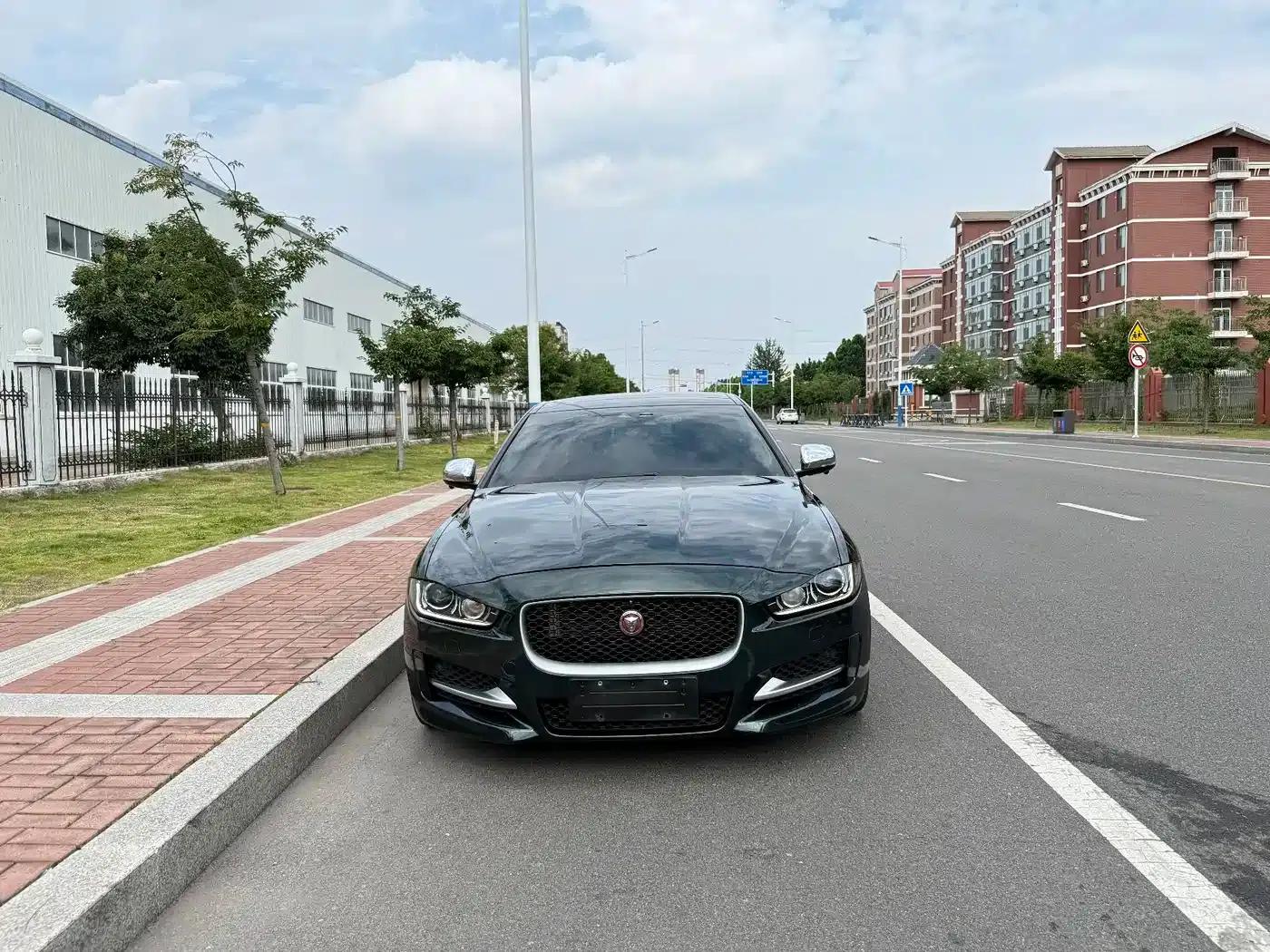 Jaguar XE 2015 2.0T 200PS R-Sport — миниатюра 2