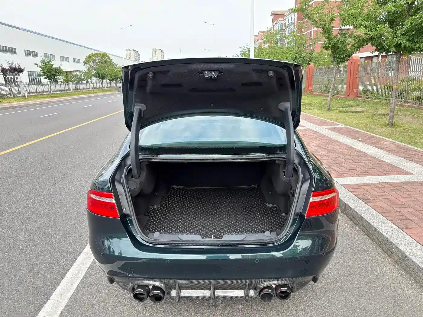 Jaguar XE 2015 2.0T 200PS R-Sport — миниатюра 12