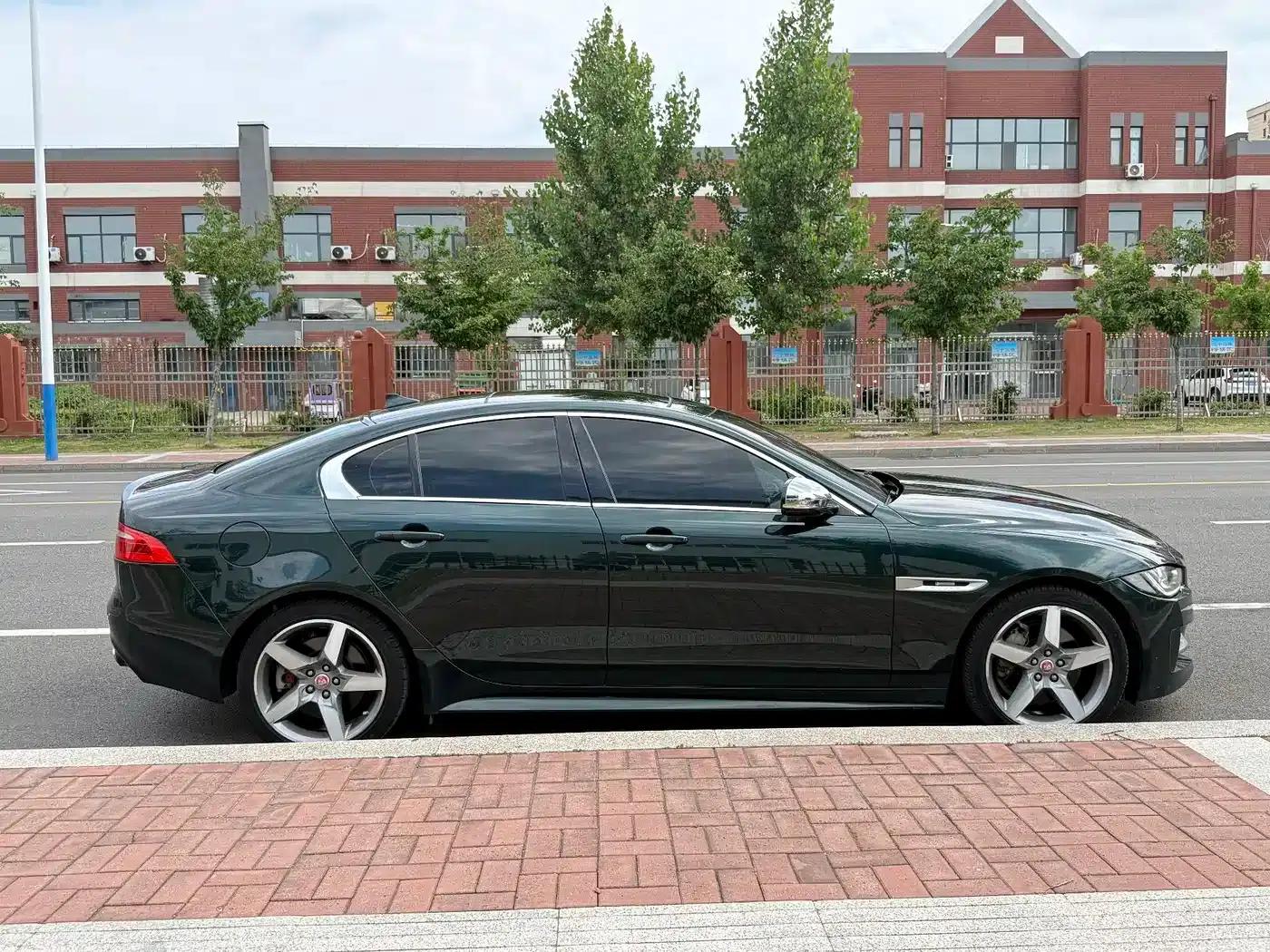 Jaguar XE 2015 2.0T 200PS R-Sport — миниатюра 5