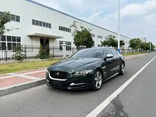 Jaguar XE 2015 2.0T 200PS R-Sport