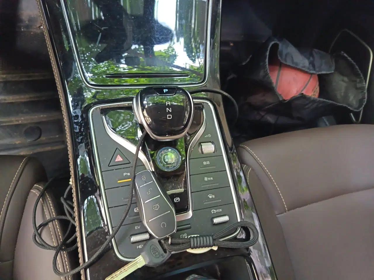 BYD Song MAX New Energy 2022 DM-i 105KM Prestige Model — миниатюра 14