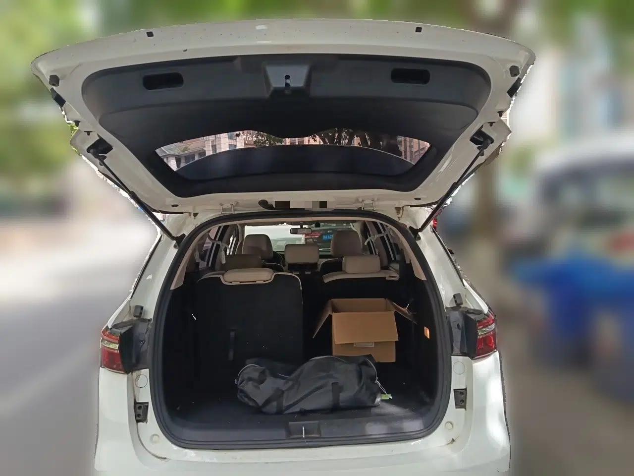 BYD Song MAX New Energy 2022 DM-i 105KM Prestige Model — миниатюра 19