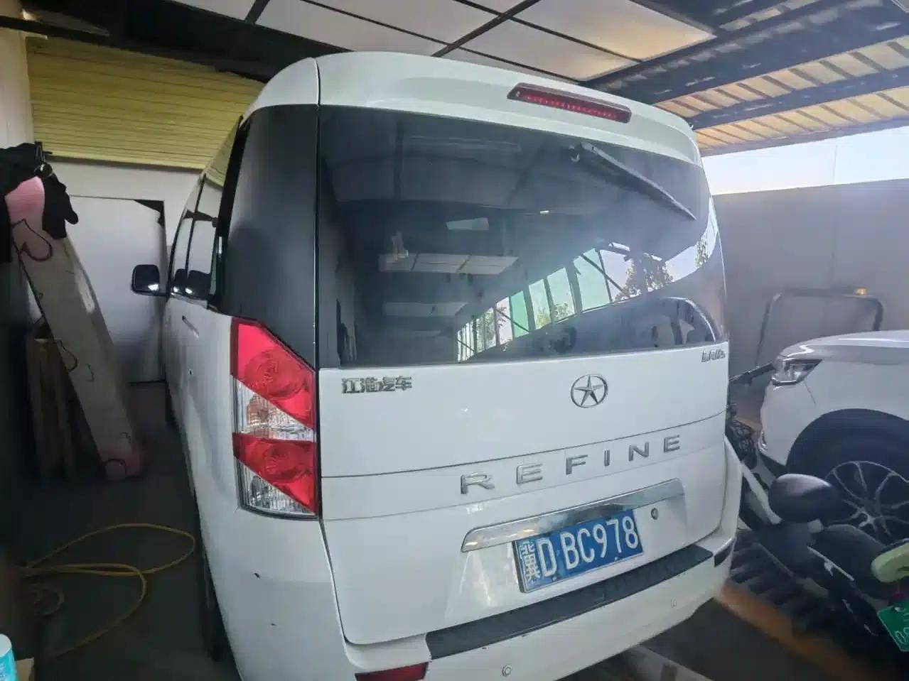 Refine M5 2013 2.0T Gasoline Manual Business Edition — миниатюра 4