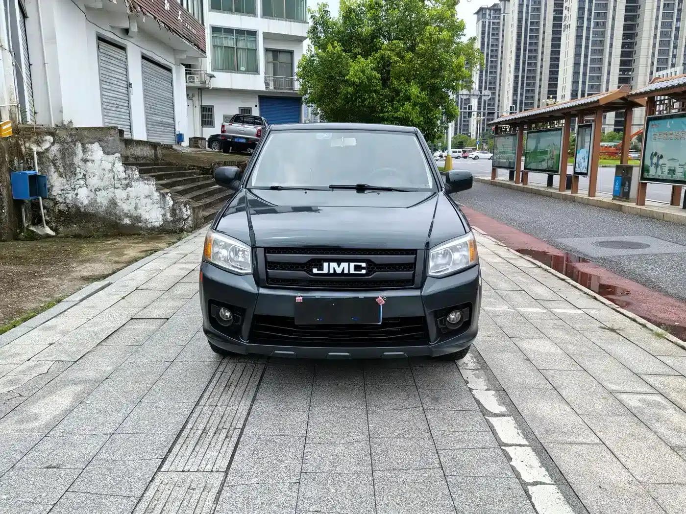 Baodian 2018 Model 2.9T New Value Two-Wheel Drive Diesel Luxury Edition with Extended Cargo Box JX4D30B5L — миниатюра 2
