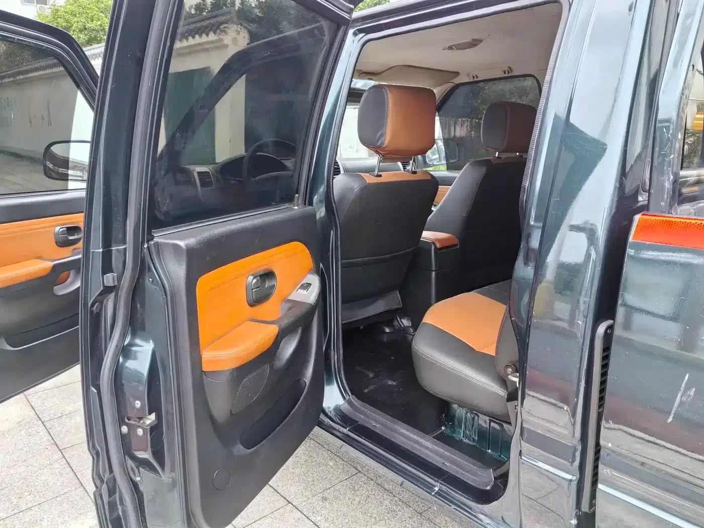 Baodian 2018 Model 2.9T New Value Two-Wheel Drive Diesel Luxury Edition with Extended Cargo Box JX4D30B5L — миниатюра 10